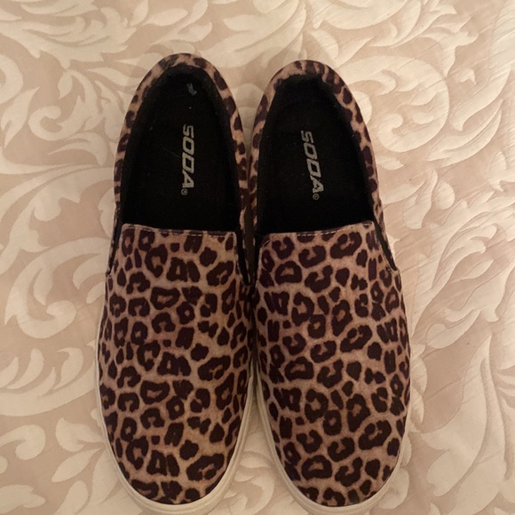 Women’s leopard print shoes - Picture 2 of 6